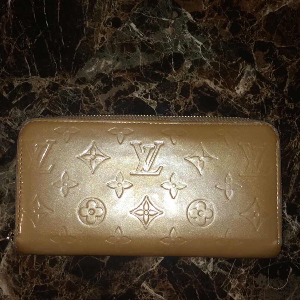 Louis Vuitton Amarante Vernis wallet